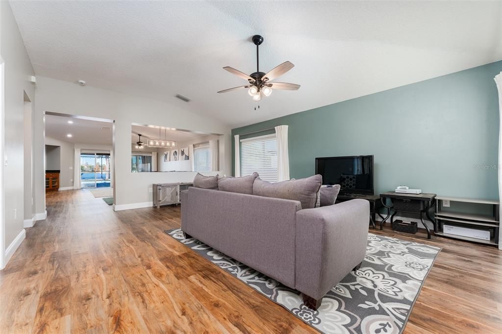 For Sale: $615,000 (4 beds, 2 baths, 2603 Square Feet)
