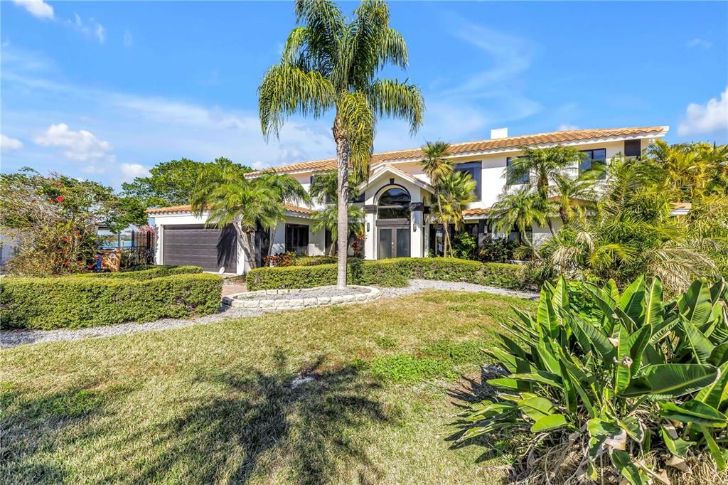 For Sale: $2,950,000 (4 beds, 4 baths, 3614 Square Feet)