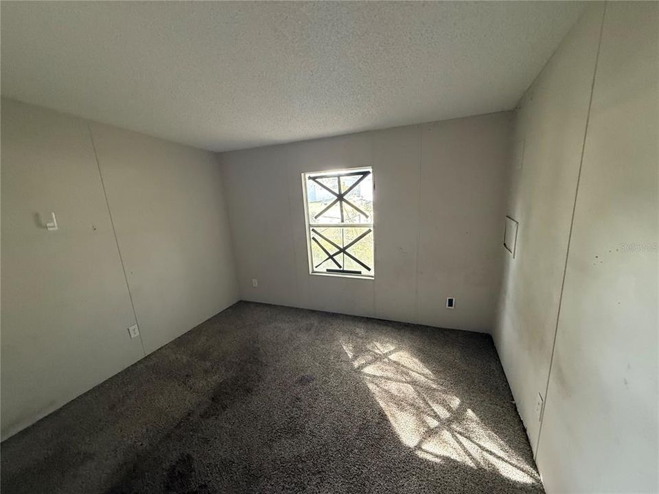 Active With Contract: $175,000 (3 beds, 2 baths, 1728 Square Feet)
