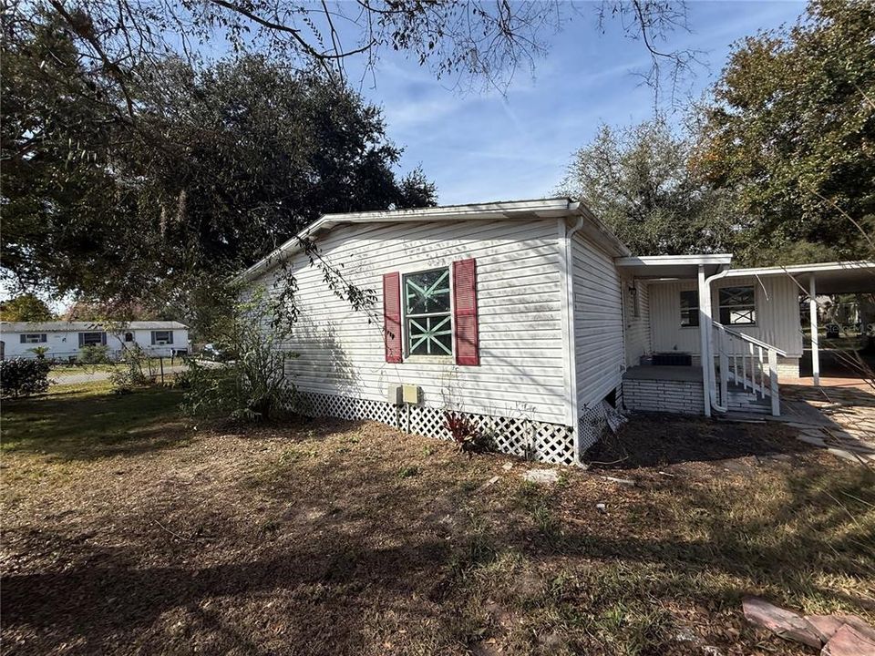 Active With Contract: $175,000 (3 beds, 2 baths, 1728 Square Feet)