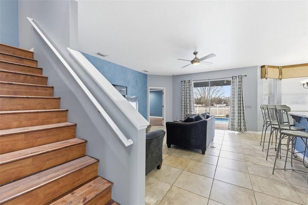 Activo con contrato: $329,000 (4 camas, 3 baños, 2349 Pies cuadrados)