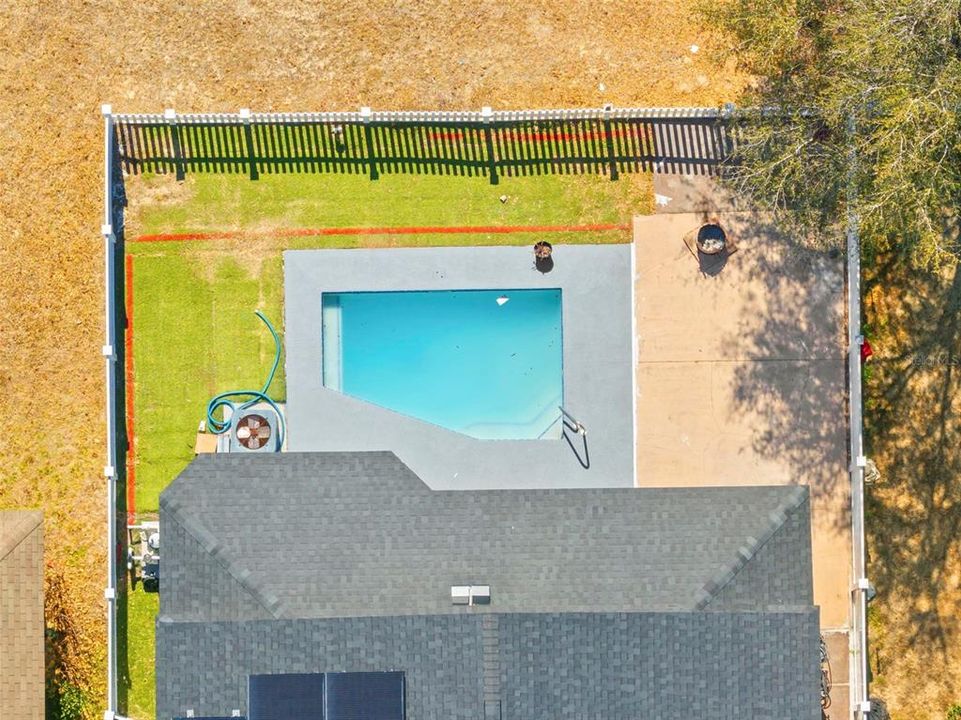 Activo con contrato: $329,000 (4 camas, 3 baños, 2349 Pies cuadrados)