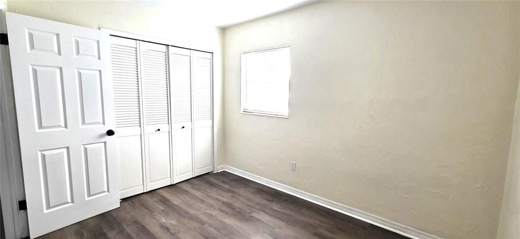 Active With Contract: $245,000 (3 beds, 1 baths, 956 Square Feet)