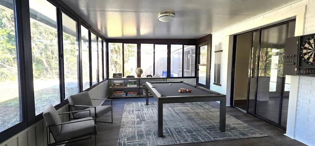 Active With Contract: $245,000 (3 beds, 1 baths, 956 Square Feet)
