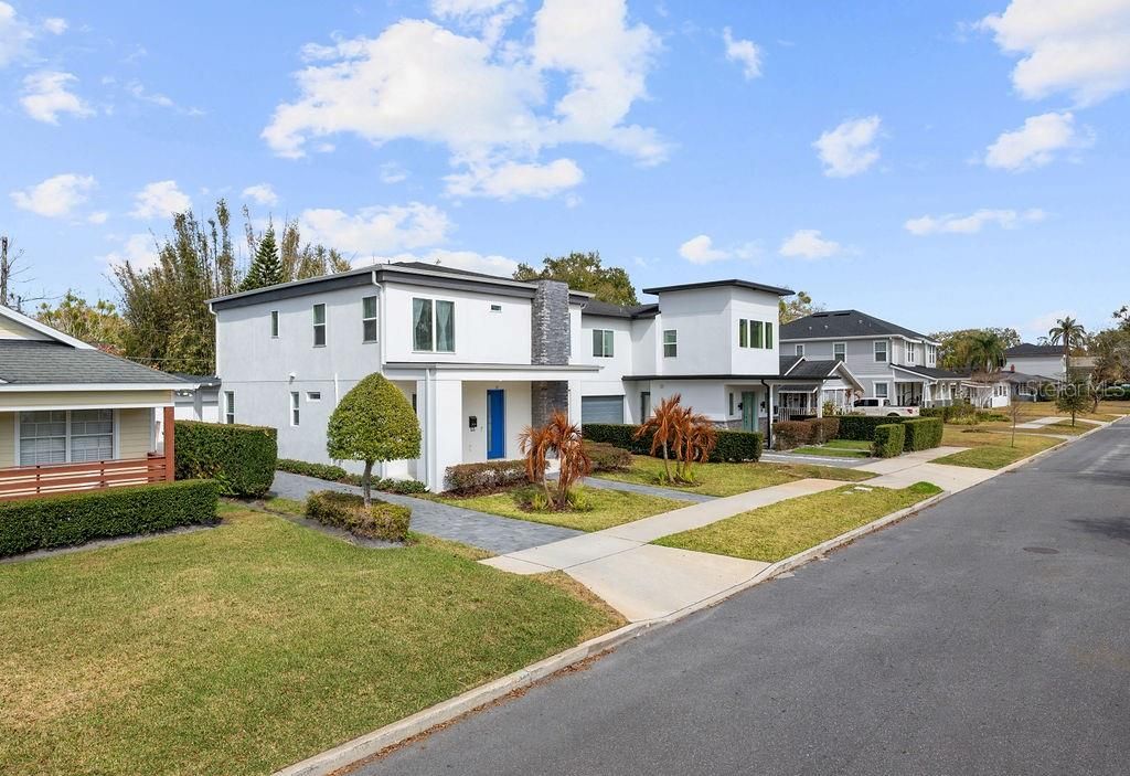 For Sale: $915,000 (5 beds, 3 baths, 2327 Square Feet)