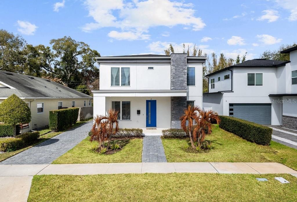 For Sale: $915,000 (5 beds, 3 baths, 2327 Square Feet)