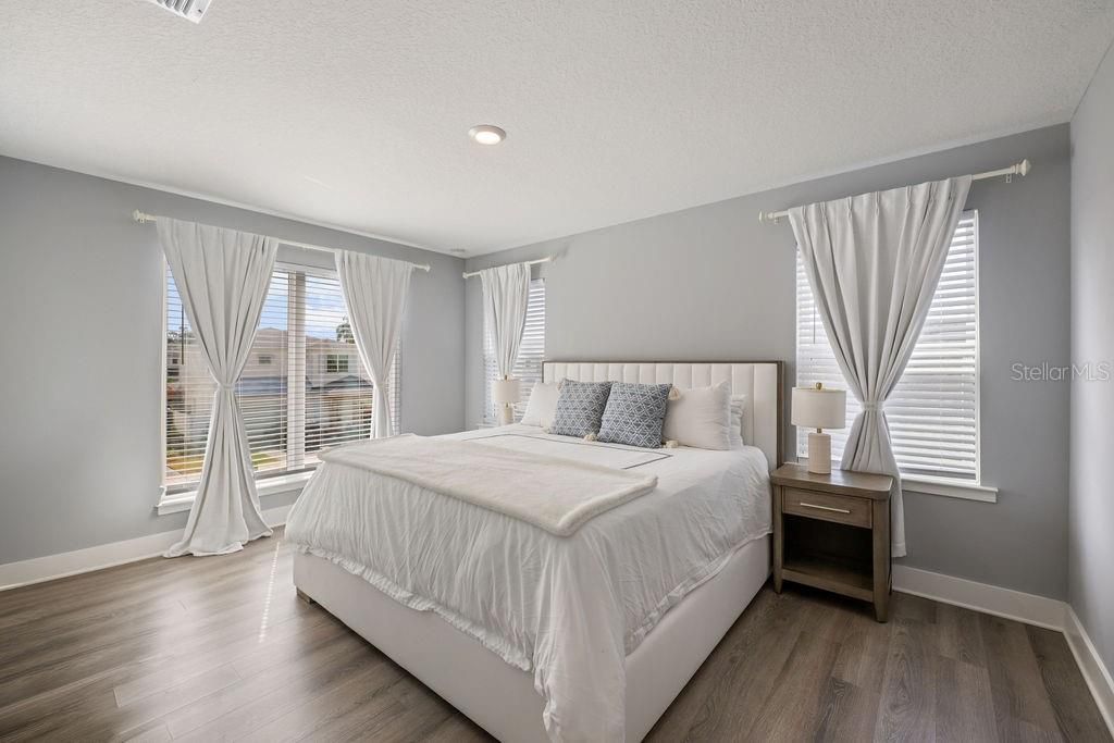 For Sale: $915,000 (5 beds, 3 baths, 2327 Square Feet)