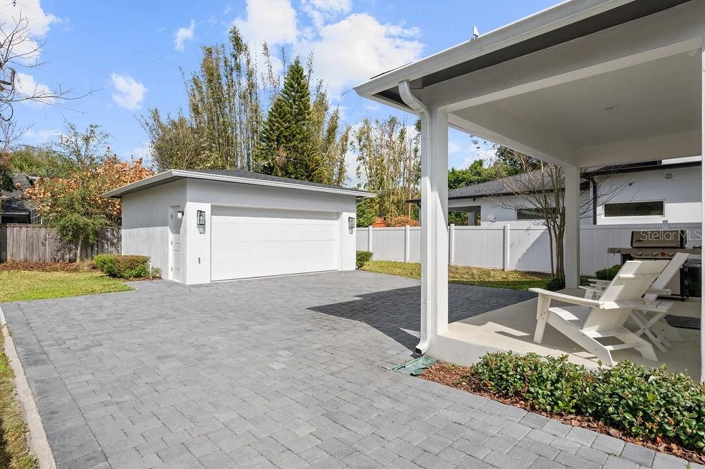 For Sale: $915,000 (5 beds, 3 baths, 2327 Square Feet)