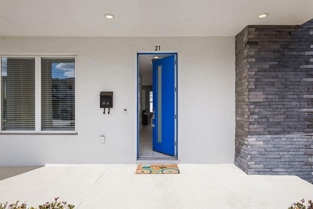 For Sale: $915,000 (5 beds, 3 baths, 2327 Square Feet)
