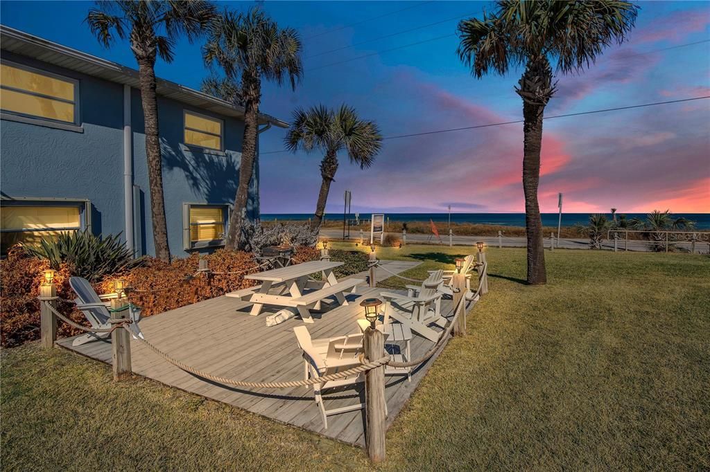 For Sale: $250,000 (1 beds, 1 baths, 608 Square Feet)