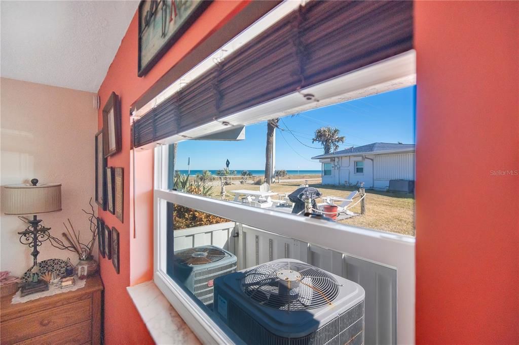 For Sale: $250,000 (1 beds, 1 baths, 608 Square Feet)