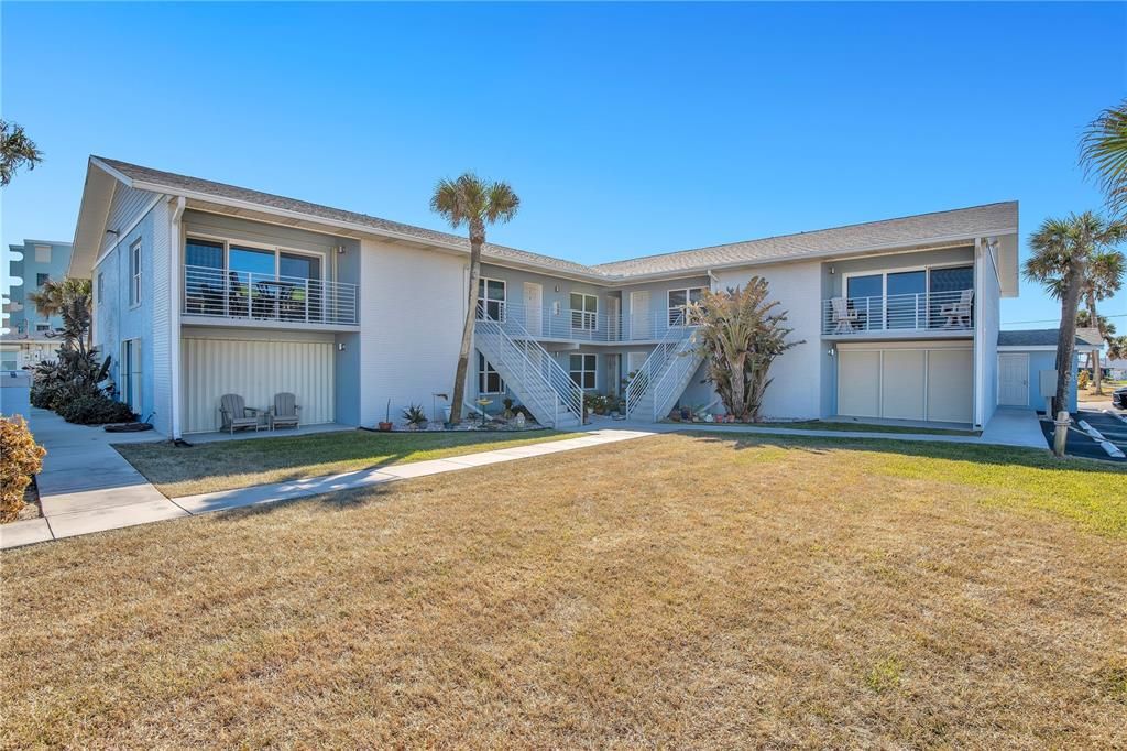 For Sale: $250,000 (1 beds, 1 baths, 608 Square Feet)