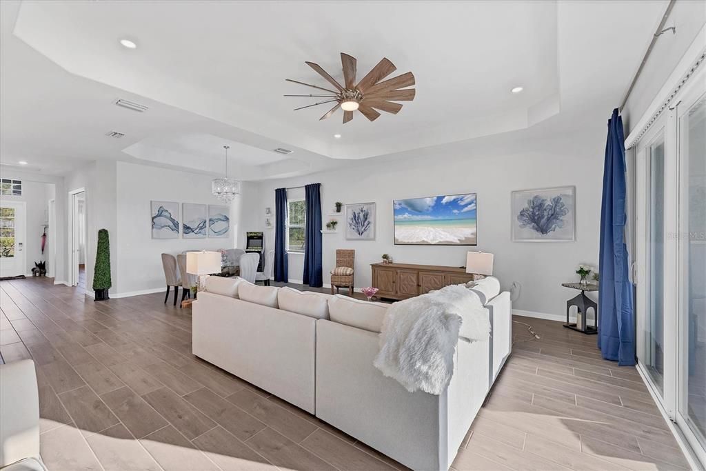 Activo con contrato: $569,000 (4 camas, 3 baños, 2247 Pies cuadrados)