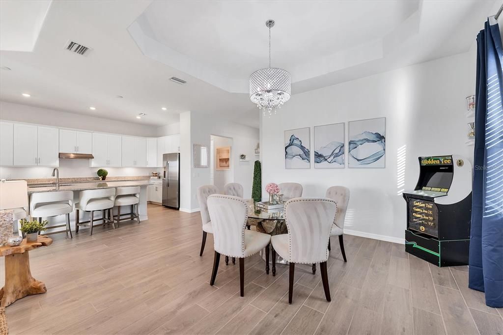 Activo con contrato: $569,000 (4 camas, 3 baños, 2247 Pies cuadrados)