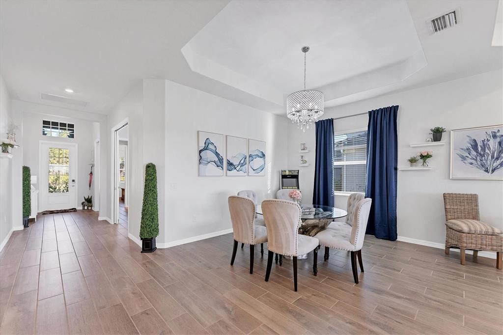 Activo con contrato: $569,000 (4 camas, 3 baños, 2247 Pies cuadrados)