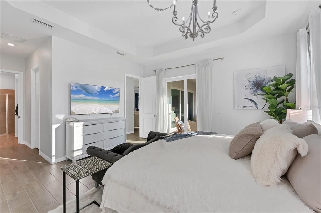 Activo con contrato: $569,000 (4 camas, 3 baños, 2247 Pies cuadrados)