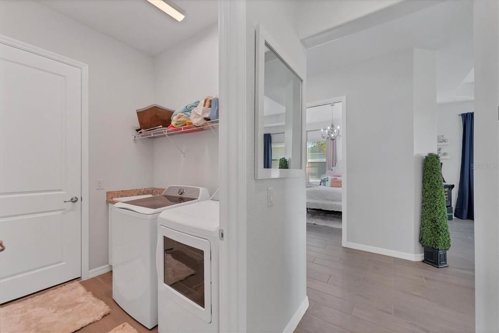 Activo con contrato: $569,000 (4 camas, 3 baños, 2247 Pies cuadrados)