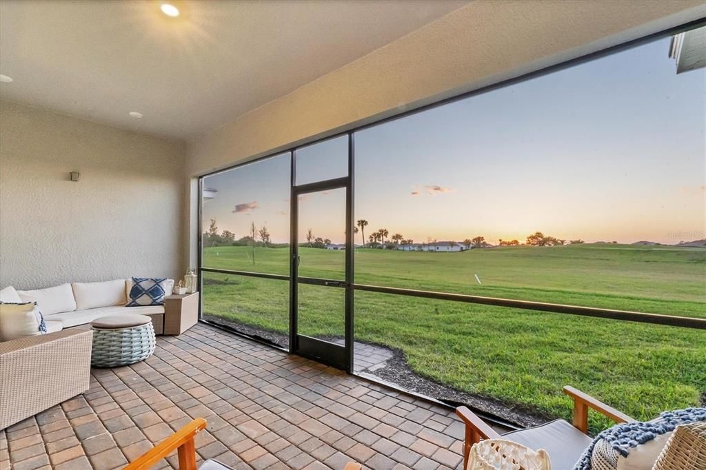 Activo con contrato: $569,000 (4 camas, 3 baños, 2247 Pies cuadrados)