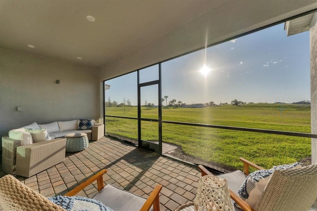 Activo con contrato: $569,000 (4 camas, 3 baños, 2247 Pies cuadrados)