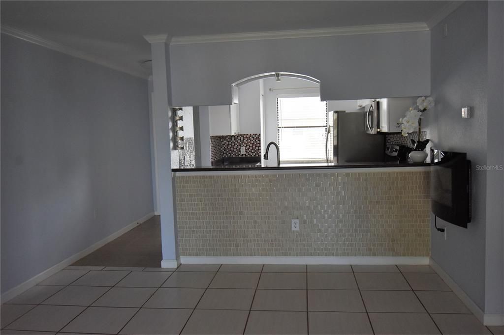 Под контрактом: $1,600 (2 спален, 2 ванн, 901 Квадратных фут)