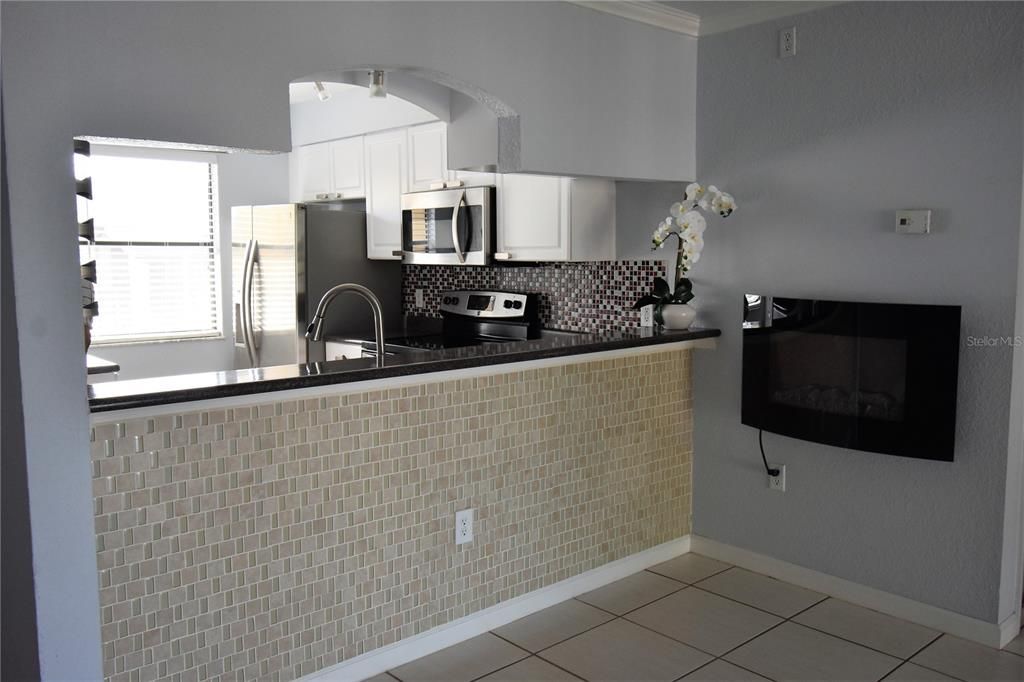 Под контрактом: $1,600 (2 спален, 2 ванн, 901 Квадратных фут)