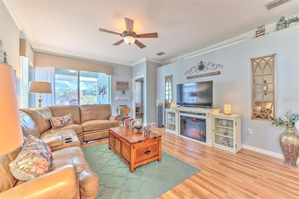 待售: $349,000 (2 贝兹, 2 浴室, 1544 平方英尺)