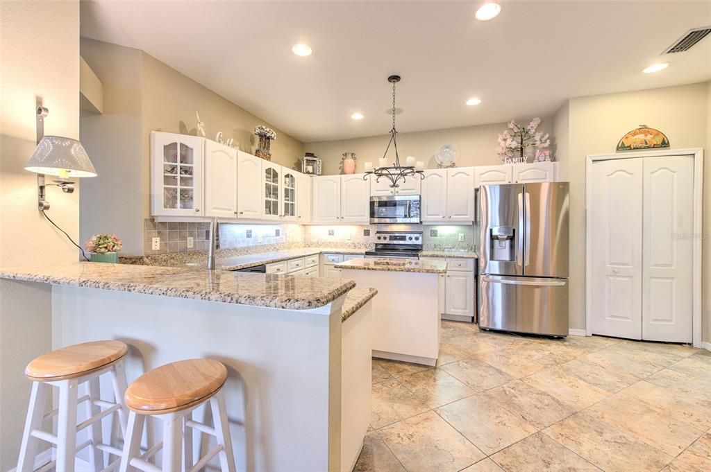 待售: $349,000 (2 贝兹, 2 浴室, 1544 平方英尺)