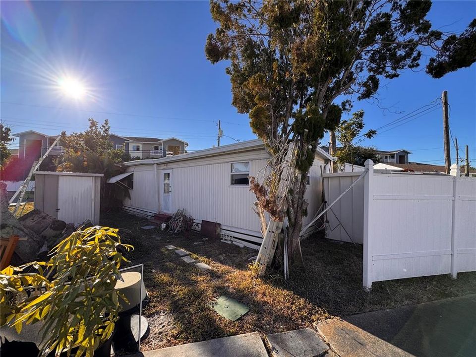 На продажу: $59,500 (2 спален, 1 ванн, 564 Квадратных фут)