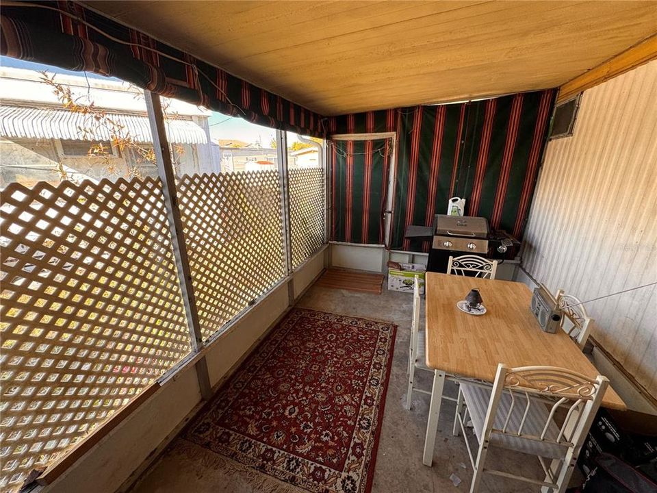 На продажу: $59,500 (2 спален, 1 ванн, 564 Квадратных фут)