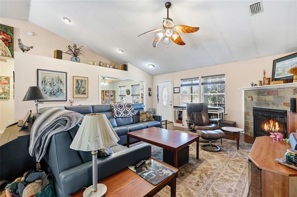 For Sale: $659,000 (4 beds, 3 baths, 2594 Square Feet)