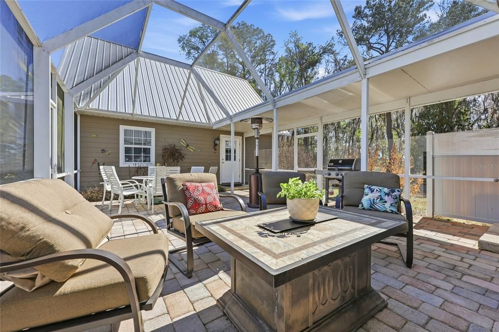 For Sale: $659,000 (4 beds, 3 baths, 2594 Square Feet)
