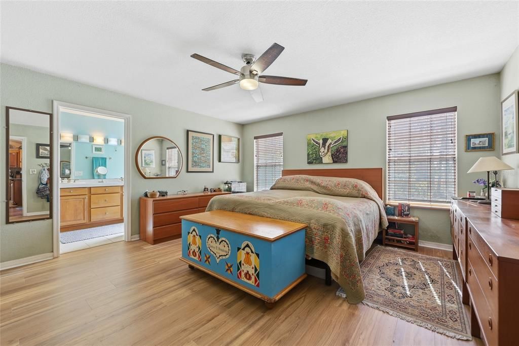 For Sale: $659,000 (4 beds, 3 baths, 2594 Square Feet)
