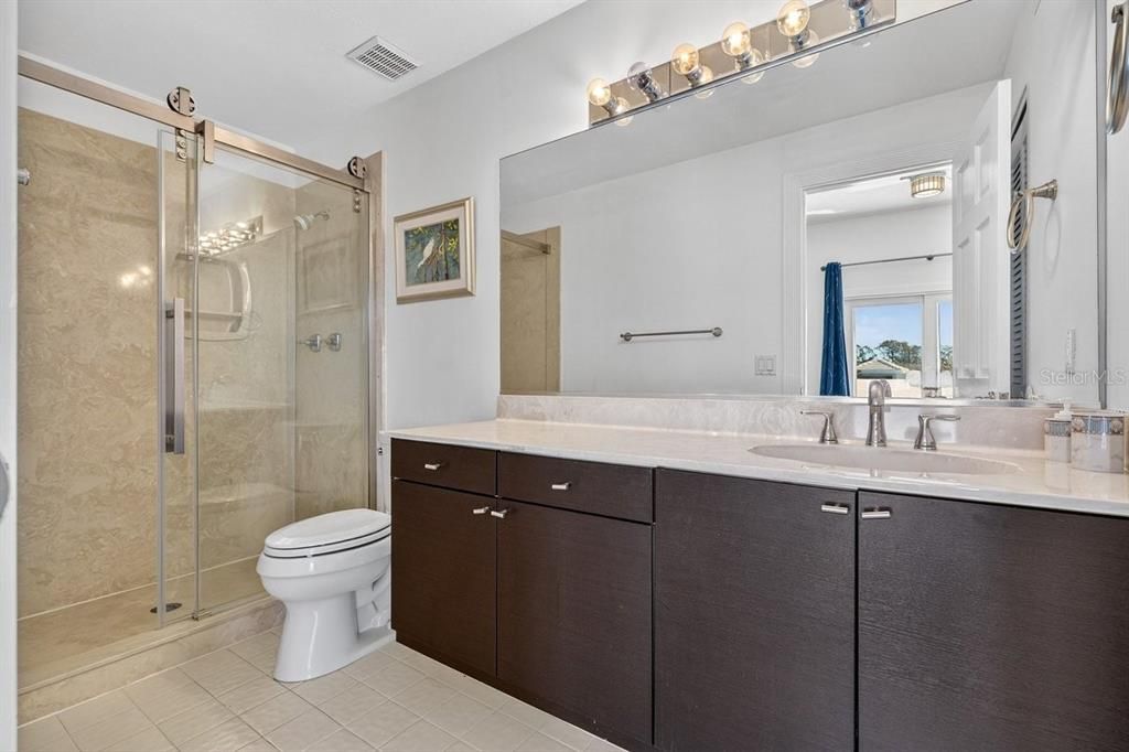 En Venta: $849,900 (3 camas, 3 baños, 3596 Pies cuadrados)