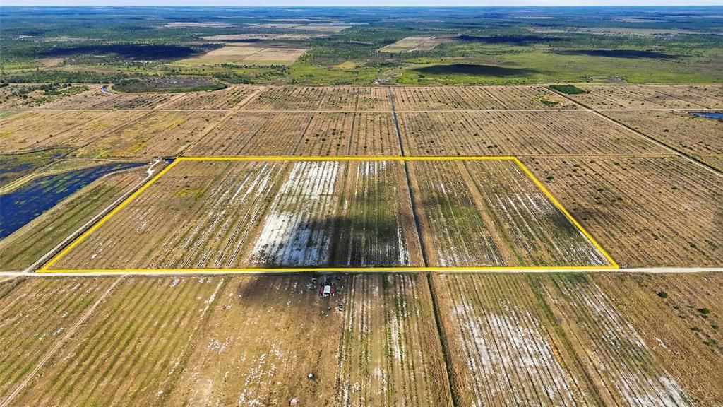 На продажу: $696,000 (58.00 acres)