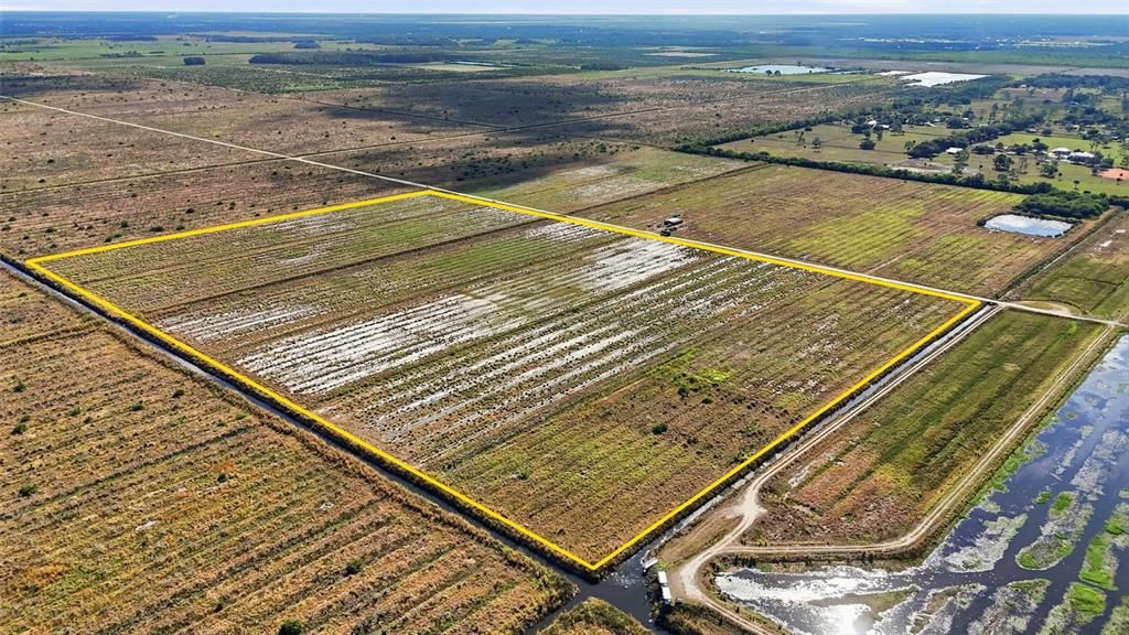 На продажу: $696,000 (58.00 acres)