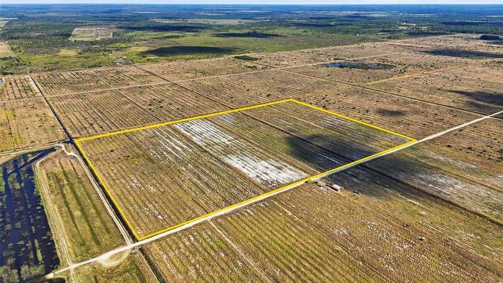 На продажу: $696,000 (58.00 acres)