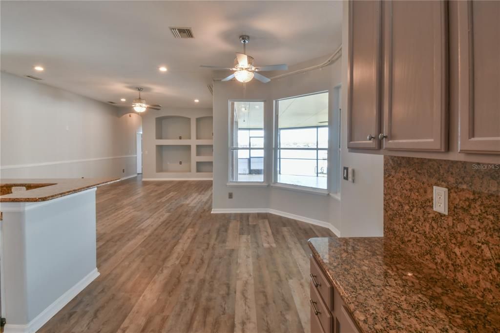 En Venta: $718,000 (4 camas, 3 baños, 2763 Pies cuadrados)