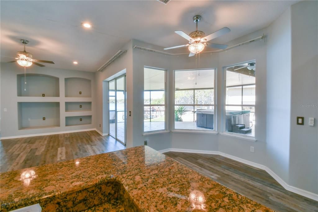 En Venta: $718,000 (4 camas, 3 baños, 2763 Pies cuadrados)