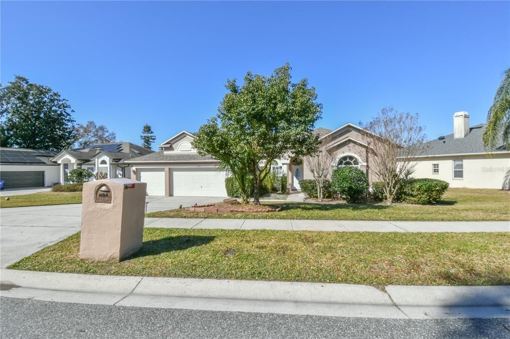 En Venta: $718,000 (4 camas, 3 baños, 2763 Pies cuadrados)