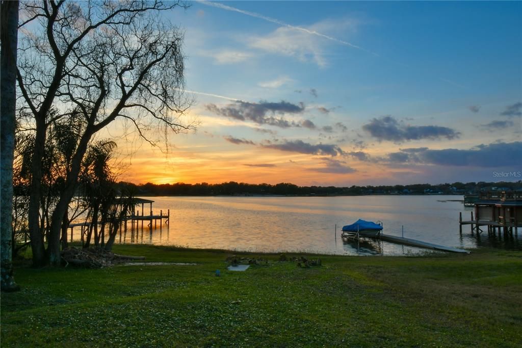 En Venta: $718,000 (4 camas, 3 baños, 2763 Pies cuadrados)