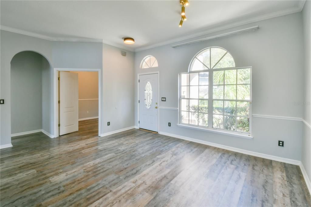 En Venta: $718,000 (4 camas, 3 baños, 2763 Pies cuadrados)