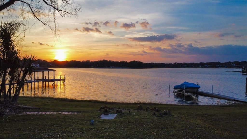 En Venta: $718,000 (4 camas, 3 baños, 2763 Pies cuadrados)