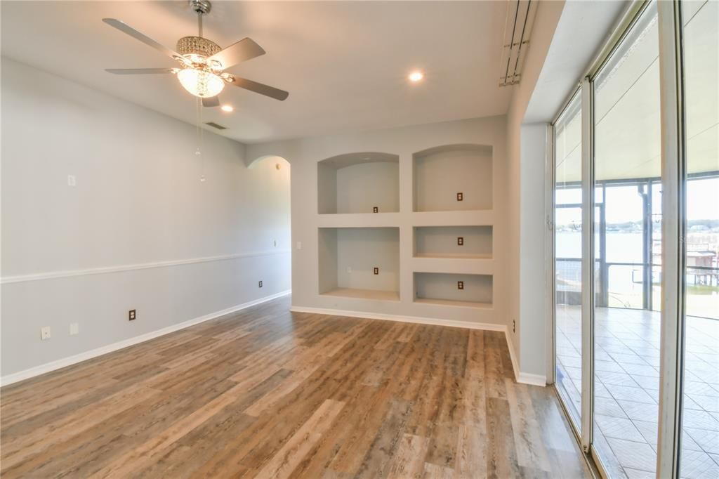 En Venta: $718,000 (4 camas, 3 baños, 2763 Pies cuadrados)