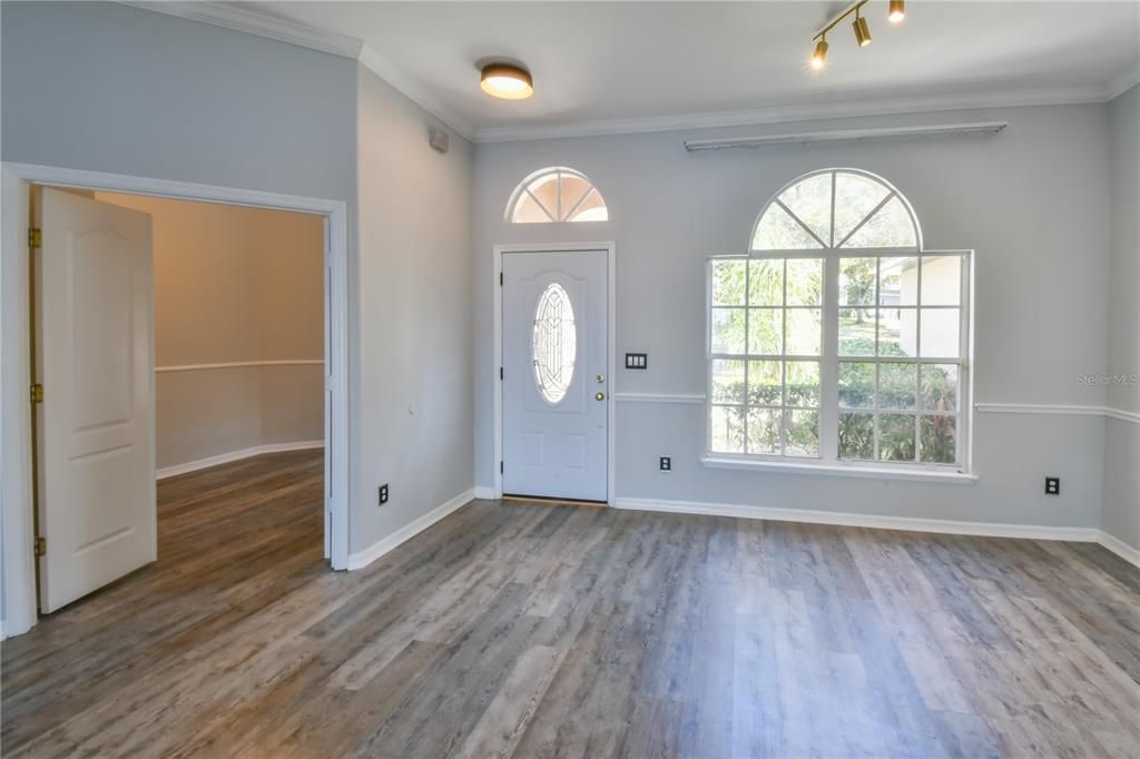 En Venta: $718,000 (4 camas, 3 baños, 2763 Pies cuadrados)