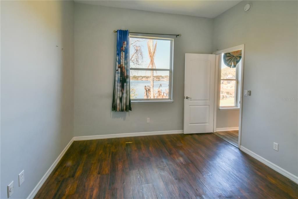 En Venta: $718,000 (4 camas, 3 baños, 2763 Pies cuadrados)