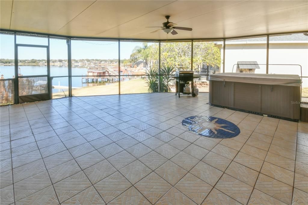 En Venta: $718,000 (4 camas, 3 baños, 2763 Pies cuadrados)