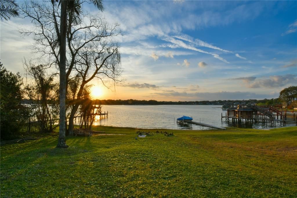 En Venta: $718,000 (4 camas, 3 baños, 2763 Pies cuadrados)