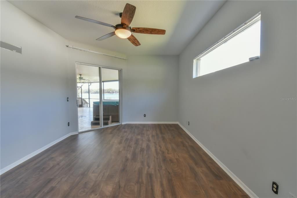 En Venta: $718,000 (4 camas, 3 baños, 2763 Pies cuadrados)