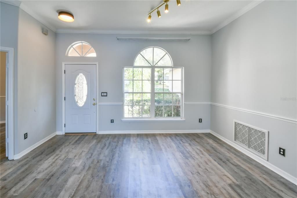 En Venta: $718,000 (4 camas, 3 baños, 2763 Pies cuadrados)