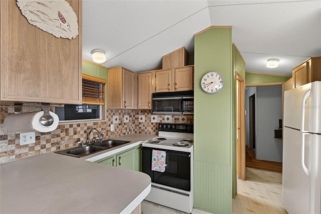 На продажу: $99,900 (2 спален, 1 ванн, 492 Квадратных фут)